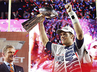 "Супербоул 2015": чемпионский титул завоевала команда "New England Patriots"