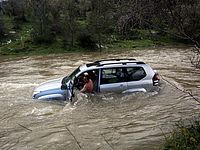 Автомобиль в реке Сорек. 21.02.2015
