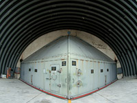 Военный ангар, защищенный от радиации (иллюстрация, фотография не была сделана на объекте "Лавизан-3")