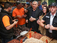 Биньямин Нетаниягу на рынке "Махане Иегуда". Иерусалим, 9 марта 2015 года