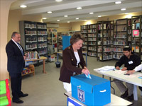Авигдор Либерман на избирательном участке. 17 марта 2015 года
