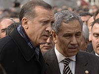 Вице-премьер Аринч потребовал от Эрдогана не вмешиваться в дела правительства