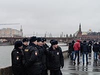 В Москве разгромлен мемориал Немцова: полиция не нашла признаков преступления