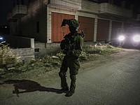 Военнослужащий ЦАХАЛа, участвующий в поисковой операции в районе Хеврона. 2 апреля 2015 г. 
