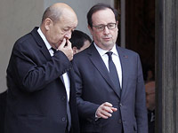 Министр обороны Франции Жан-Ив Ле Дриан и президент Франсуа Олланд