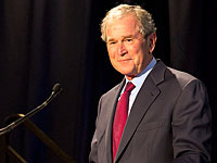 Джордж Буш считает неправильным отменять антииранские санкции 