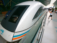 Японский поезд "Маглев" установил новый рекорд скорости &#8211; 603 км/ч