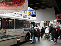 На автобусах Нью-Йорка появятся баннеры, рассказывающие об убийствах евреев мусульманами