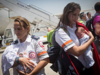 Самолет с израильскими младенцами, родившимися в Непале, приземлился в аэропорту Бен-Гурион