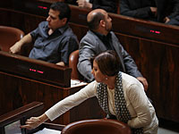 С опозданием на два часа началось заседание Кнессета: из зала удалены двое депутатов