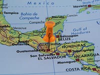 В Сальвадоре грузовик врезался в пассажирский пикап, погибли 14 человек, в их числе 6 детей