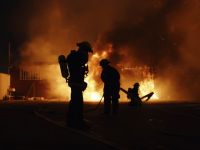 "Праздничный" пожар  в Хайфе: пострадали три автомобиля  