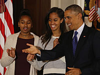 Президент США Барак Обама с дочерьми Сашей т Малией