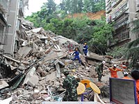 Из-за оползней рухнул 9-тажный жилой дом в провинции Гуйчжоу: 16 человек под завалами