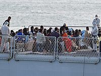 ВМС Египта перехватили корабль с мигрантами, есть жертвы