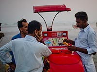 "Гитлер в вафельном стаканчике": индийские мороженщики бьют рекорды безвкусицы  