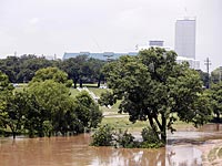 Растет число жертв наводнений в Техасе и Оклахоме, в Хьюстоне затоплены синагоги