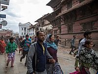 Число жертв землетрясения в Непале превысило 900