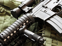 В доме жителя Иблина обнаружены винтовка M16, пистолет и боеприпасы