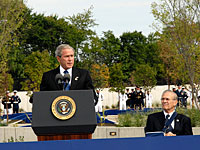 Джордж Буш и Дональд Рамсфелд, 2008 год