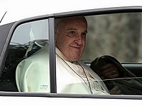 Папа Римский Франциск поменял автомобиль, отказавшись от Mercedes-Benz в пользу Hyundai