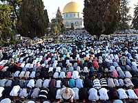 Десятки тысяч мусульман посетили Аль-Аксу в первую пятницу Рамадана