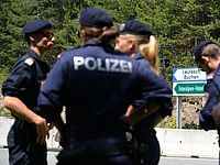 В австрийском Граце злоумышленник въехал в толпу пешеходов, есть жертвы