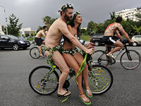 В Греции и Мексике состоялись голые велопробеги: расписание летнего сезона