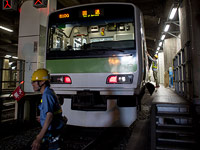 Пожар в поезде в Японии: в результате действий самоубийцы погибла женщина, 20 пострадавших