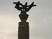 Колонна "Три орла" в Майданеке 