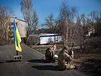 Конфликт на Донбассе: многочисленные нарушения перемирия, погиб украинский военный