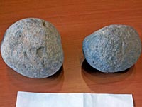 "Проклятие римской баллисты": похититель вернул каменные снаряды  