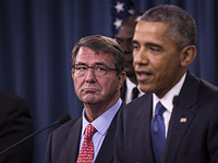 Эштон Картер и Барак Обама. Вашингтон, июль 2015 года