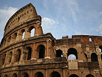 В центре Рима преступник, выкрикивавший"Аллах акбар", поставил жертву на колени
