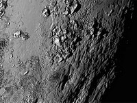NASA опубликовало первый детальный фотоснимок поверхности Плутона