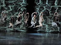 Венгерский Национальный балет из города Дьёр и один из известнейших хореографов и постановщиков Венгрии Дьюла Харангозо привозят в Израиль балет "Зорба"