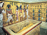 Усыпальница Нефертити может скрываться в гробнице Тутанхамона
