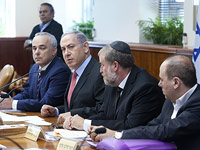 Во время заседания кабинета министров 16 августа 2015 года