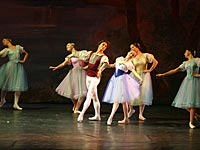 С 6 по 20 октября в десяти городах Израиля будет показана бессмертная "Жизель" Адольфа Адана в современной мультимедийной постановке Театра русского балета Talarium et Lux