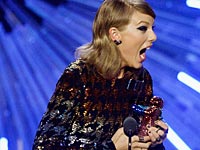 Тэйлор Свифт на церемонии награждения MTV Music Video Awards 2015  