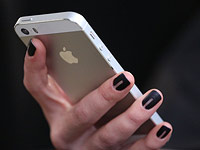 Хакеры взломали 250 тысяч аппаратов iPhone, включая израильские