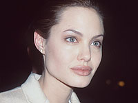 Анджелина Джоли в 1998 году  