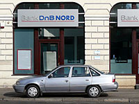 Крупнейший норвежский банк DNB выпустил кредитку с антисемитской карикатурой