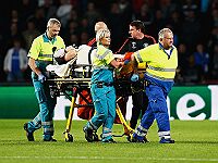 В матче Лиги чемпионов защитник "Манчестер Юнайтед" получил двойной перелом ноги