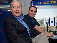 Биньямин Нетаниягу и Исраэль Кац на  открытии ветки Ашкелон-Беэр-Шева. 17 сентября 2015 года