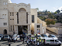 На месте теракта в синагоге "Кеилат Бней Тора". 18 ноября 2014 года 