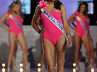 Фаворитку лишили короны и права на участие в "Мисс Франции" за голое фото в интернете