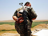 Солдат отряда курдской самообороны "Пешмерга" 