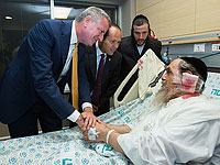 Мэр Нью-Йорка посетил в Иерусалиме ресторан на рынке и навестил раненых в результате терактов