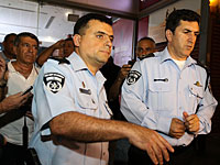 Командир полиции южного округа Йорам Халеви (справа)